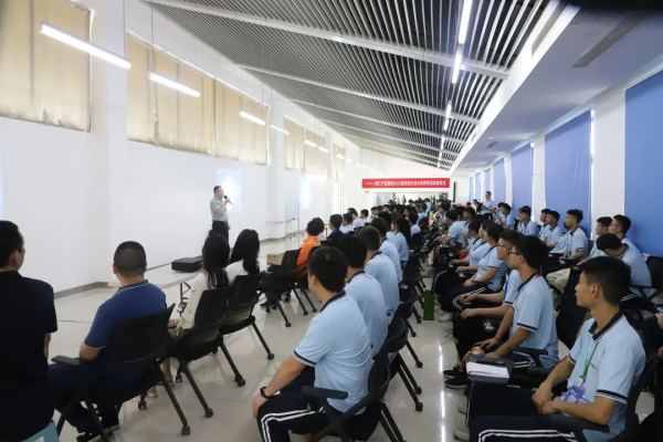 青春后浪扬帆起航|CA88官方网站铜仁产业基地进行2022届校招生综合造就阶段启动典礼